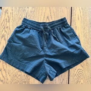 Everlane seersucker boxer short in black size s